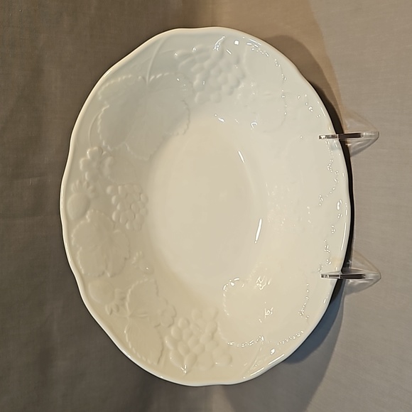 Wedgwood Other - New Wedgwood Strawberry And Vine Oval Vegetable Bowl